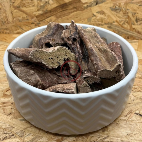 Runderlong in schaal