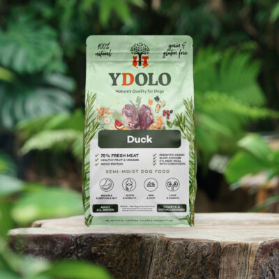 Zak Ydolo healthy & pure duck met natuurlijke achtergrond