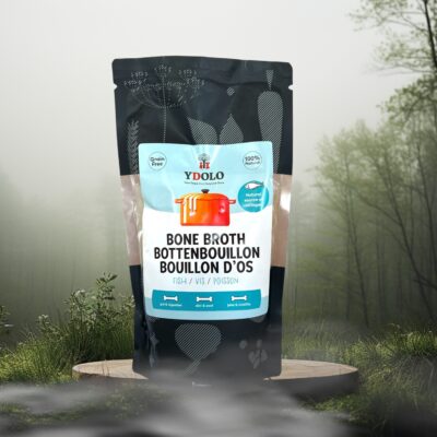 Ydolo healthy & pure bottenbouillon vis natuurlijke achtergrond